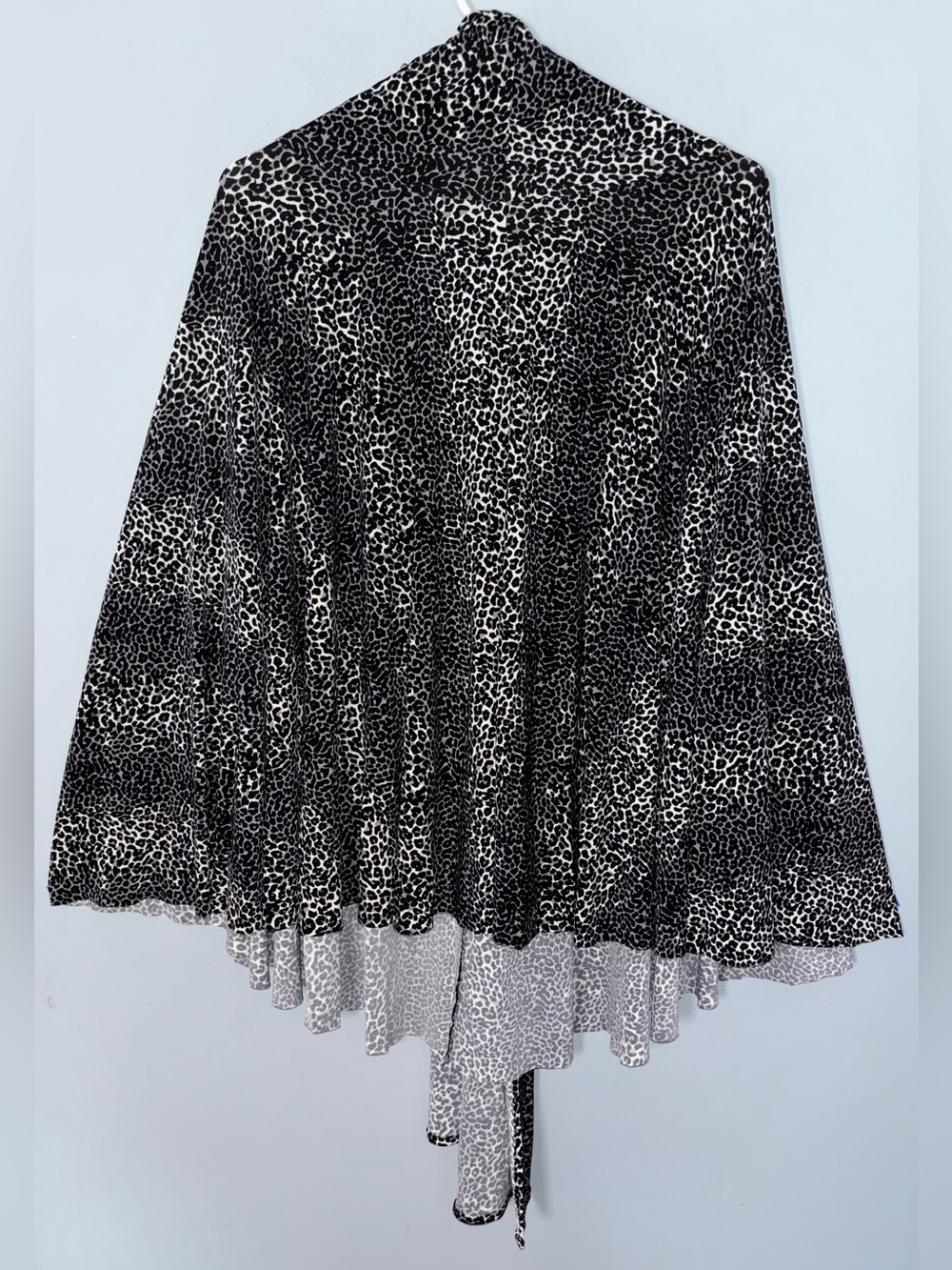 Norma Kamali Women’s Medium Black & White Leopard Poncho Blouse Wrap Oversized - Picture 3 of 3